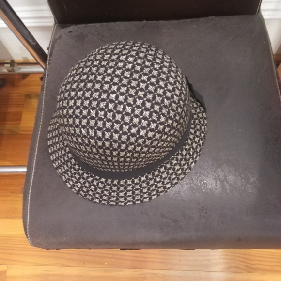 Rabbit Fur attachable Collar $28 . sz + free scarf or hat  Item. ( - Picture 6 of 9